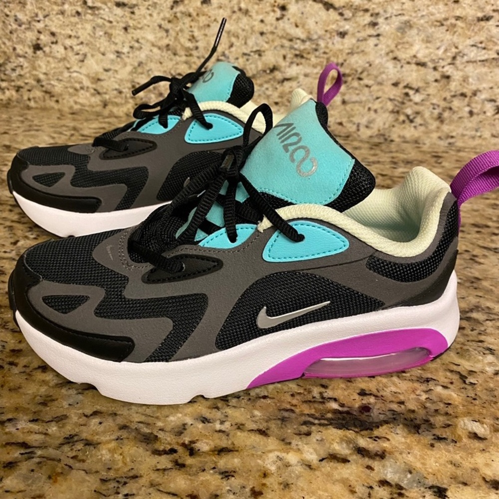 Nike Girls Air Max Size 1.5 EUC